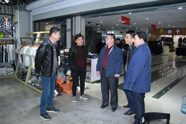 深入市场一线，提升服务效能——即墨国际商贸城管委会开展“当一周售货员”体验活动
